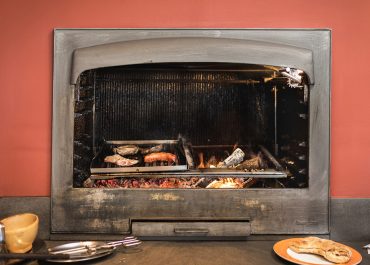 Esmorzar de forquilla i brasa a Can Parera: una tradició que mai passa de moda